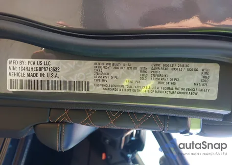 2023 Jeep Grand Cherokee Summit Reserve 4X4 z USA, uszkodzony, nr VIN 1C4RJHEG0P8713632